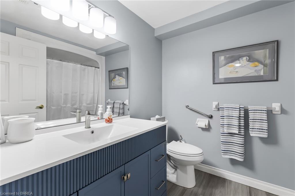 21-53 Beverly Street E, St. George, ON - Indoor Photo Showing Bathroom