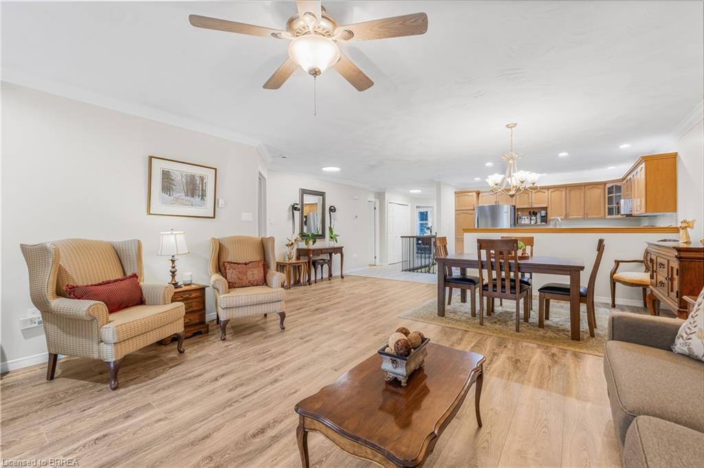 21-53 Beverly Street E, St. George, ON - Indoor Photo Showing Living Room