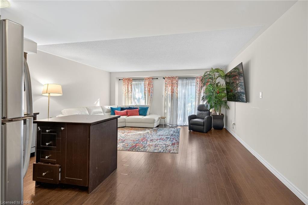 96-20 Mcconkey Crescent, Brantford, ON - Indoor