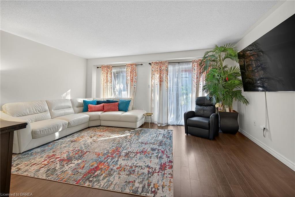 96-20 Mcconkey Crescent, Brantford, ON - Indoor Photo Showing Living Room