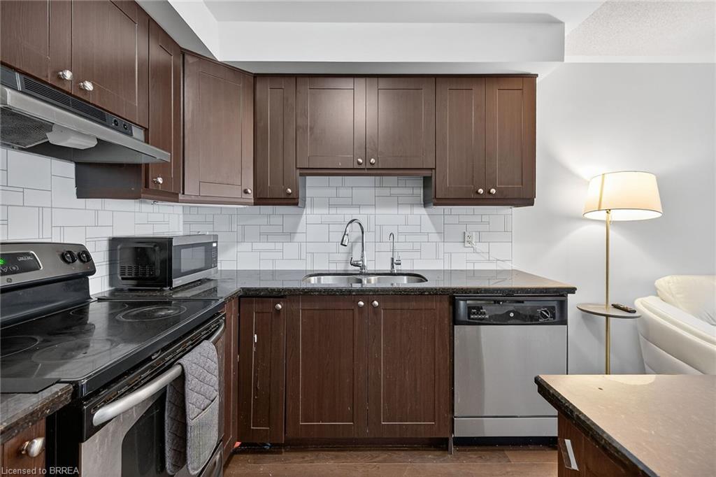 96-20 Mcconkey Crescent, Brantford, ON - Indoor Photo Showing Kitchen With Double Sink