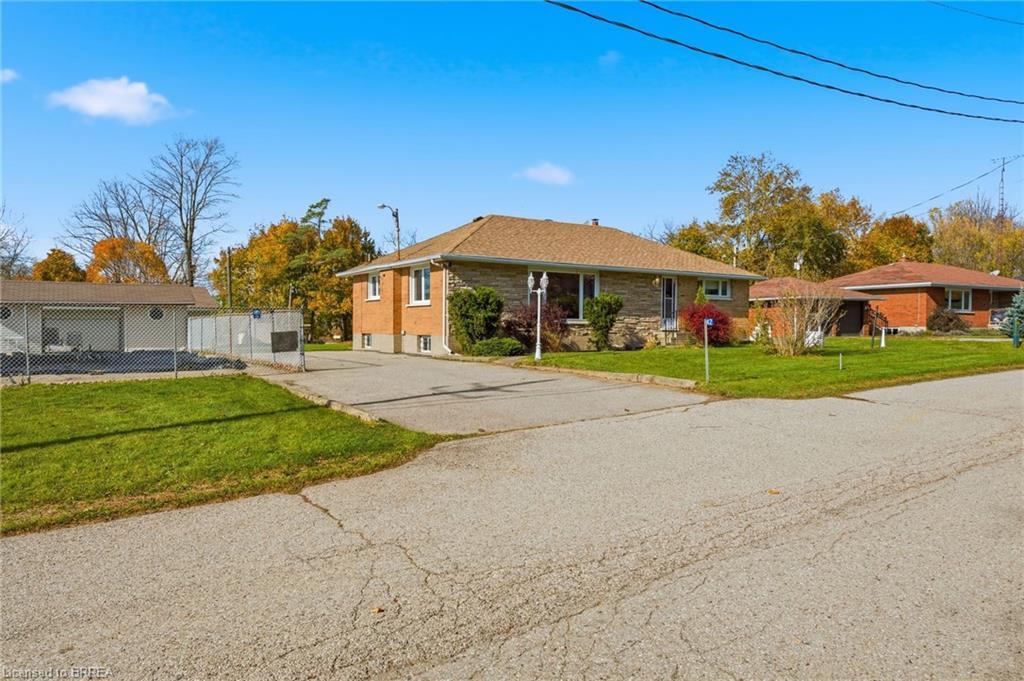 42 Jerseyville Road, Brantford, ON - Outdoor