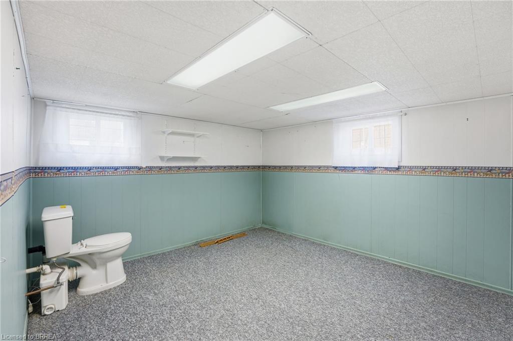 42 Jerseyville Road, Brantford, ON - Indoor