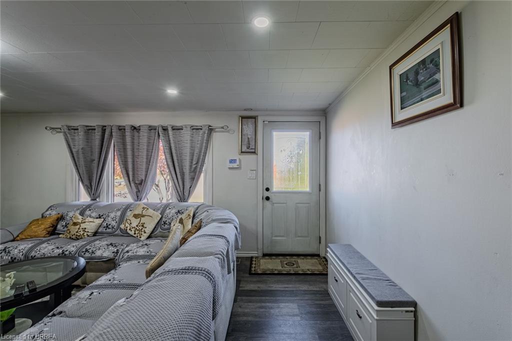 304 Talbot Street N, Courtland, ON - Indoor