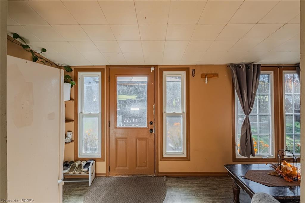 304 Talbot Street N, Courtland, ON - Indoor Photo Showing Other Room