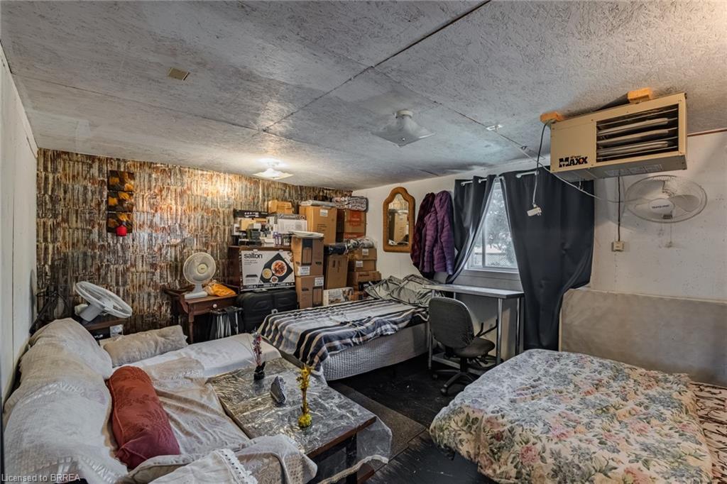 304 Talbot Street N, Courtland, ON - Indoor