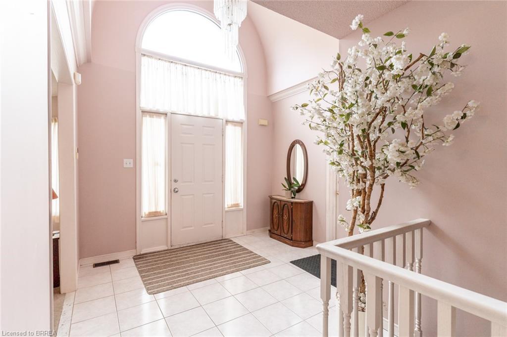 47 Maplecrest Lane, Brantford, ON - Indoor Photo Showing Other Room