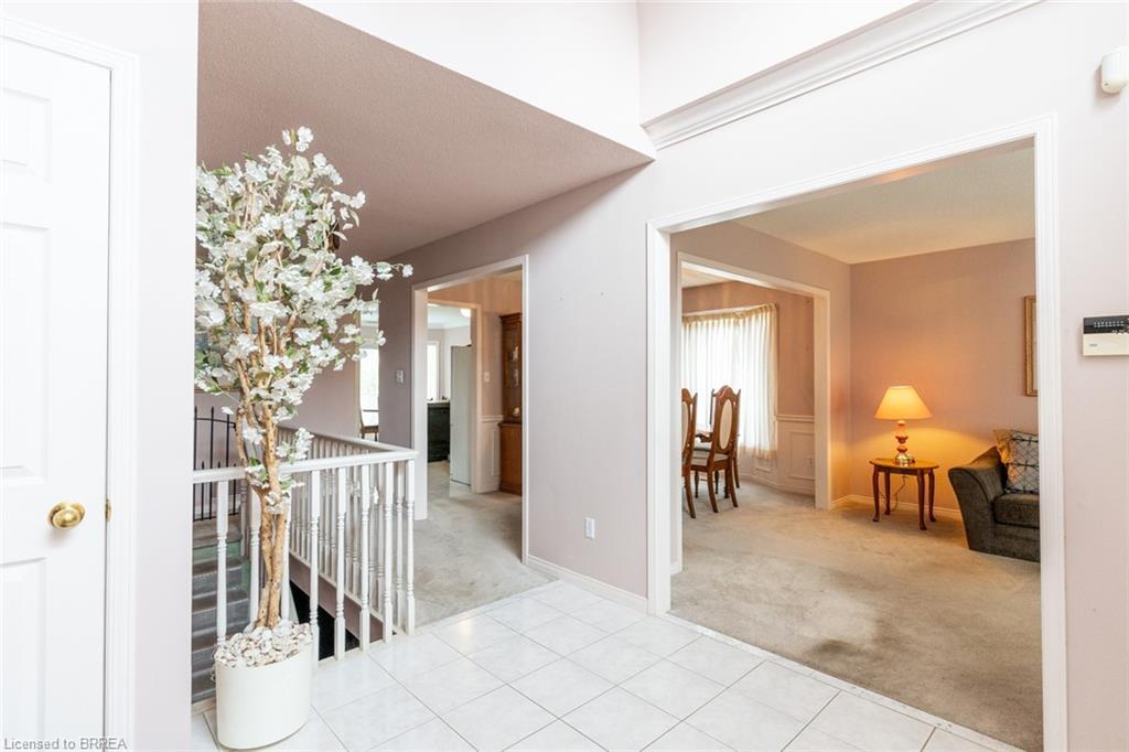 47 Maplecrest Lane, Brantford, ON - Indoor Photo Showing Other Room