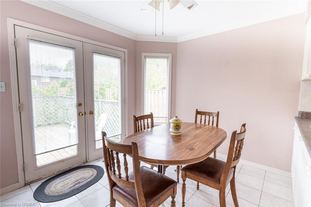 47 Maplecrest Lane, Brantford, ON - Indoor Photo Showing Dining Room