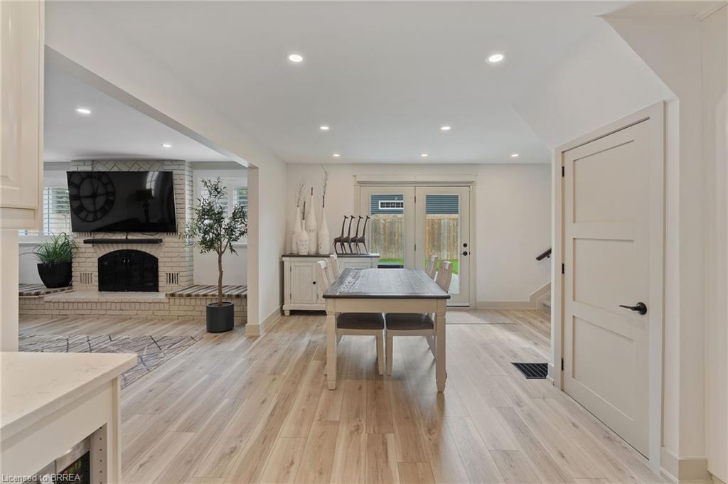 10 Stymie Boulevard, Brantford, ON - Indoor