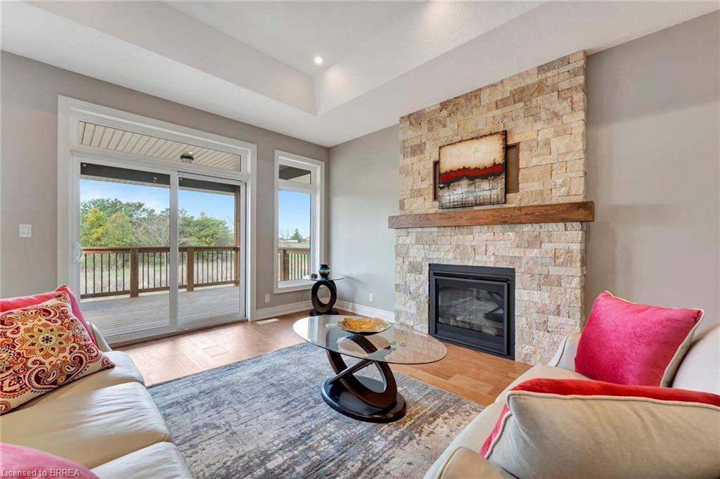 105 Craddock Boulevard, Jarvis, ON - Indoor Photo Showing Living Room With Fireplace