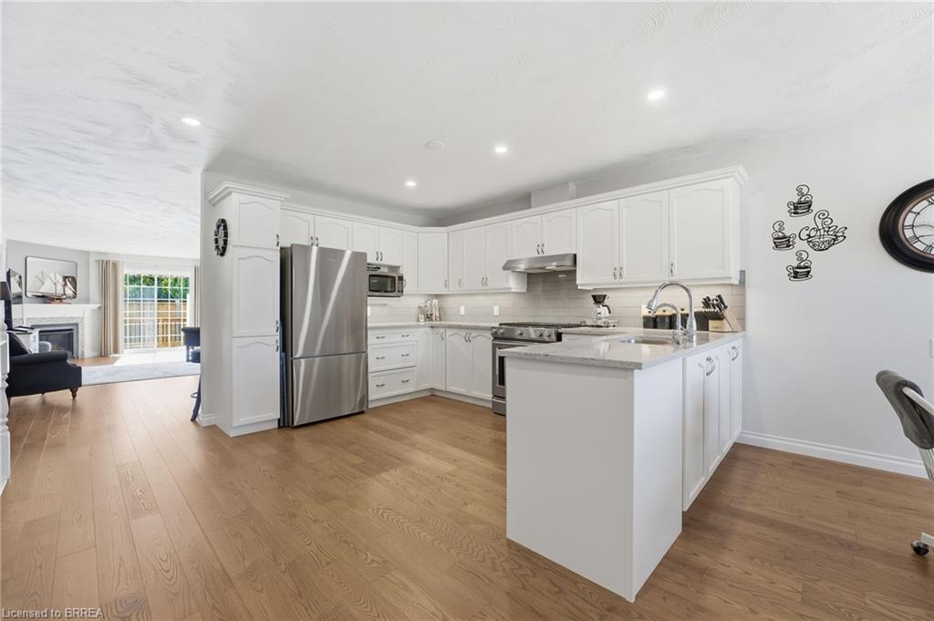 31-53 Heron'S Landing, Woodstock, ON - Indoor Photo Showing Kitchen