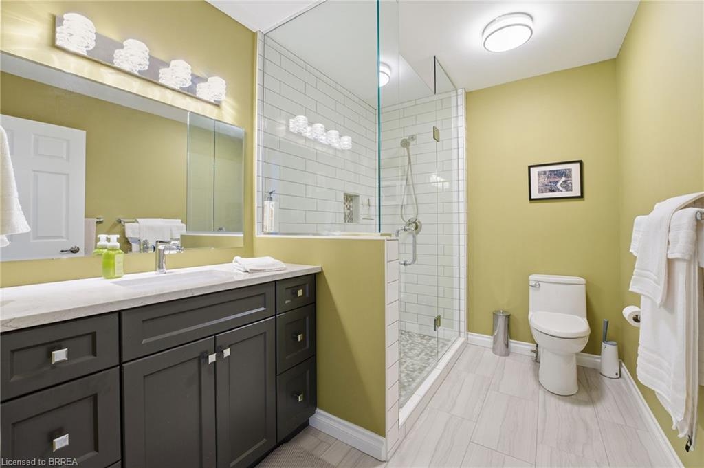 31-53 Heron'S Landing, Woodstock, ON - Indoor Photo Showing Bathroom