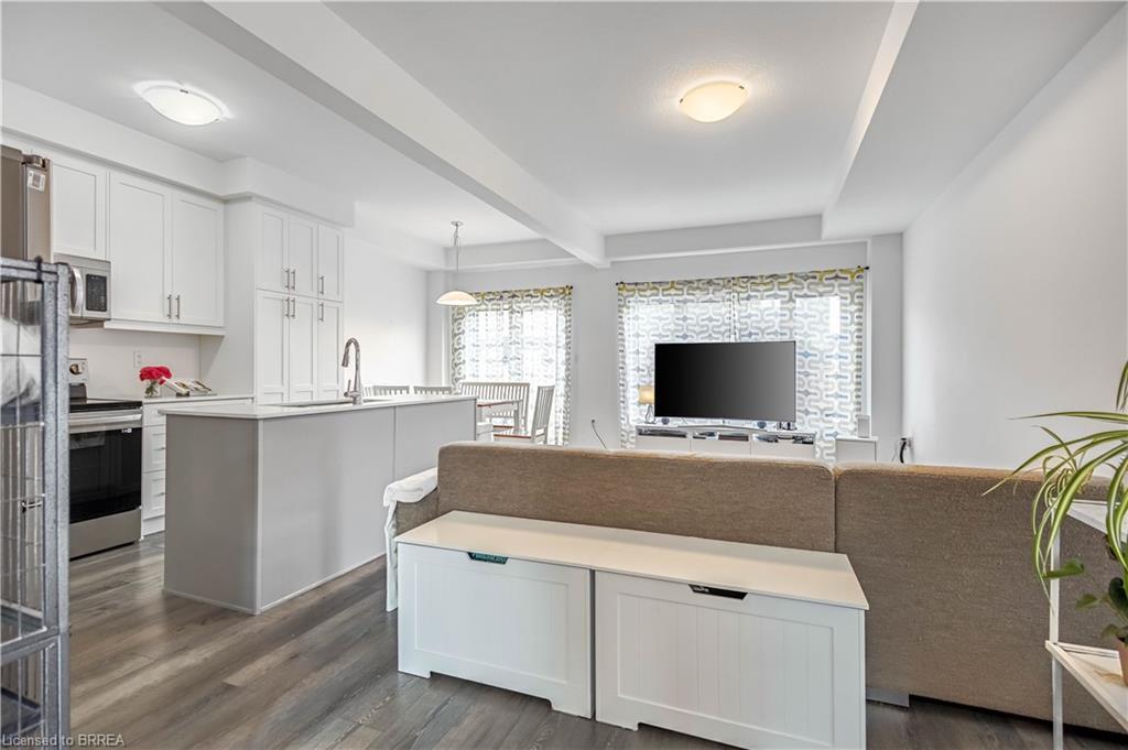 29 Bellhouse Avenue, Brantford, ON - Indoor Photo Showing Kitchen