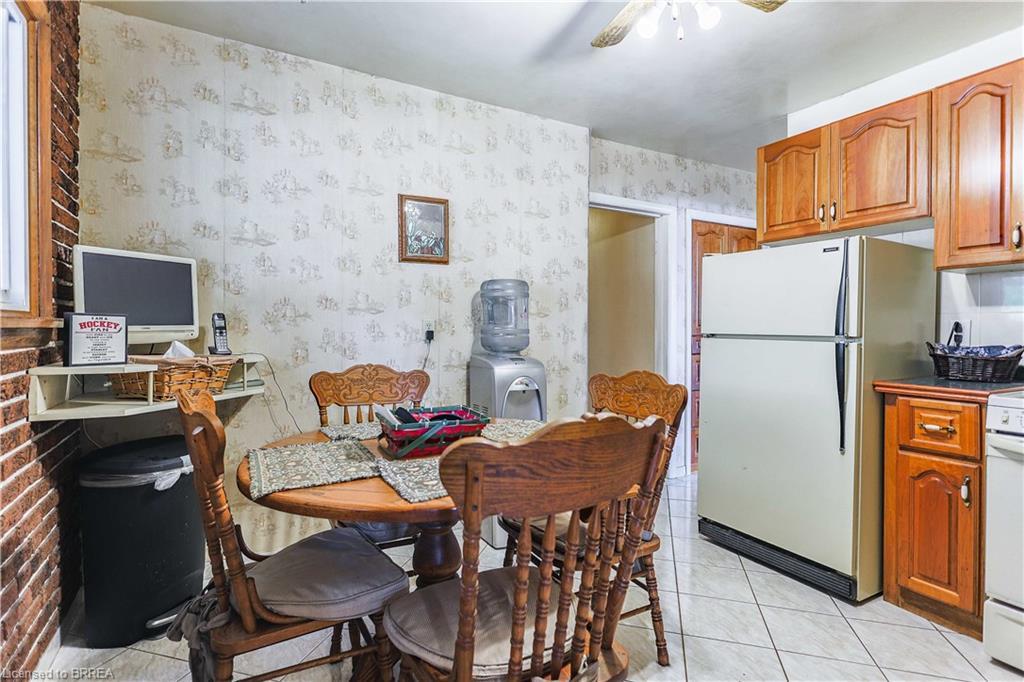 29 Albemarle Street, Brantford, ON - Indoor