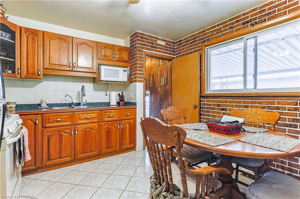 29 Albemarle Street, Brantford, ON - Indoor