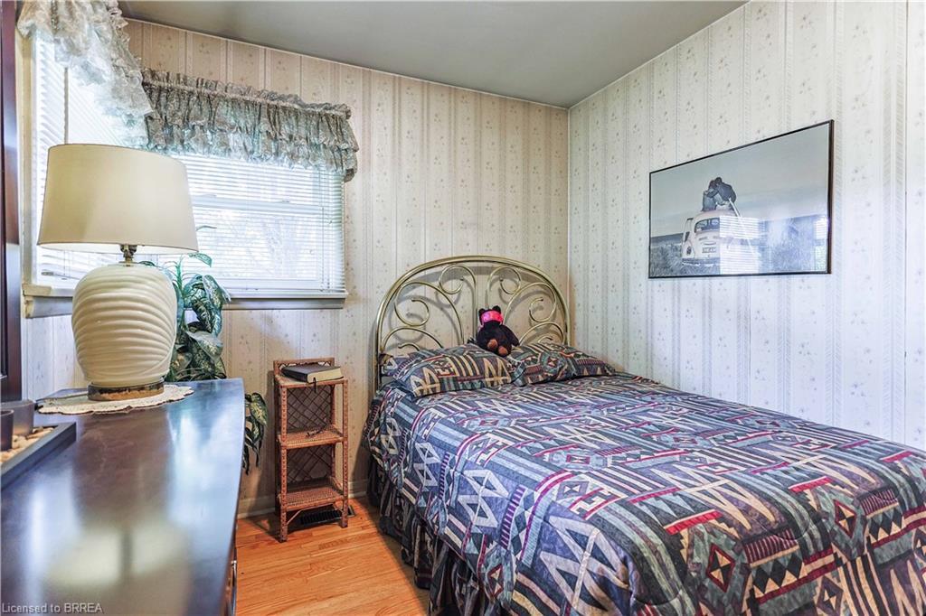 29 Albemarle Street, Brantford, ON - Indoor Photo Showing Bedroom