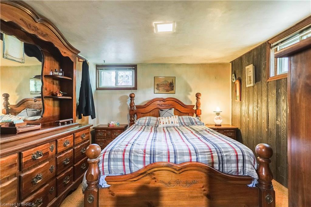 29 Albemarle Street, Brantford, ON - Indoor Photo Showing Bedroom