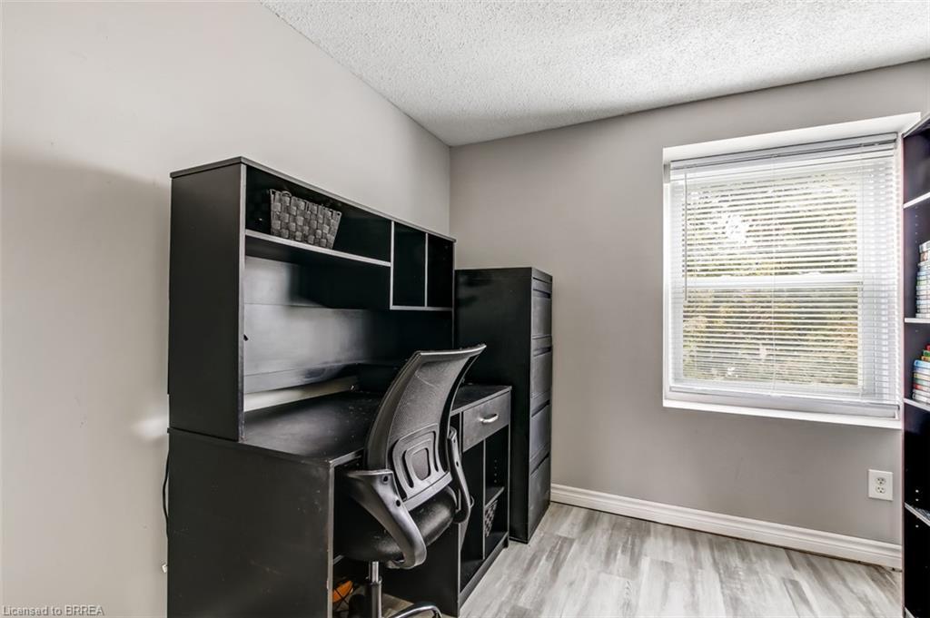 6-24 Coachwood Road, Brantford, ON - Indoor