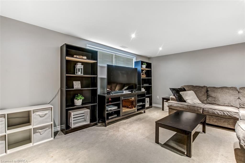 6-24 Coachwood Road, Brantford, ON - Indoor