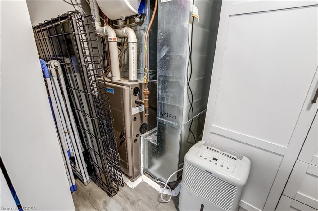 6-24 Coachwood Road, Brantford, ON - Indoor