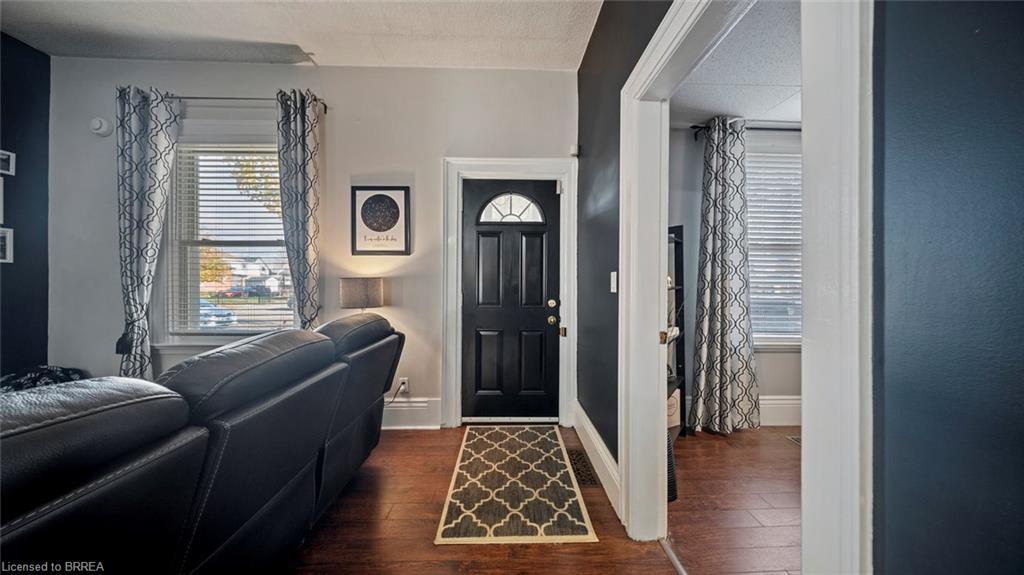 73 Superior Street, Brantford, ON - Indoor