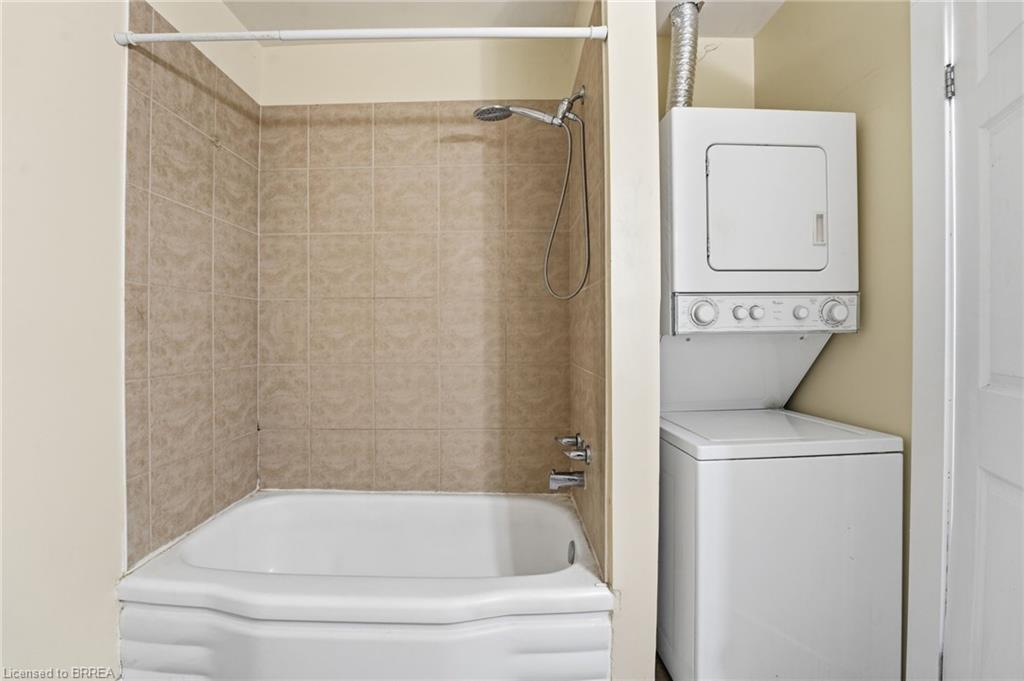 150 Catharine Avenue, Brantford, ON - Indoor Photo Showing Laundry Room