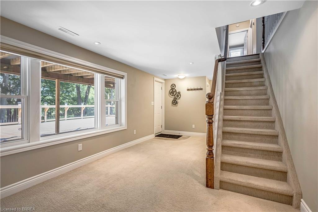 330 Thames Street S, Ingersoll, ON - Indoor Photo Showing Other Room