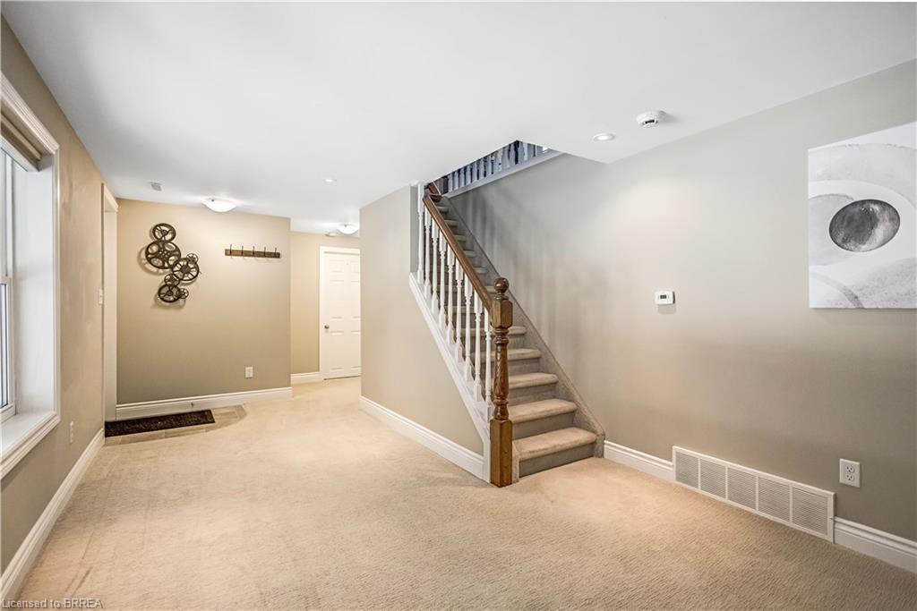 330 Thames Street S, Ingersoll, ON - Indoor Photo Showing Other Room