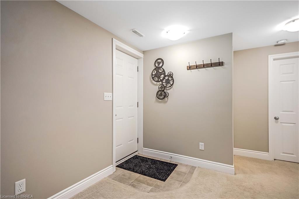 330 Thames Street S, Ingersoll, ON - Indoor Photo Showing Other Room