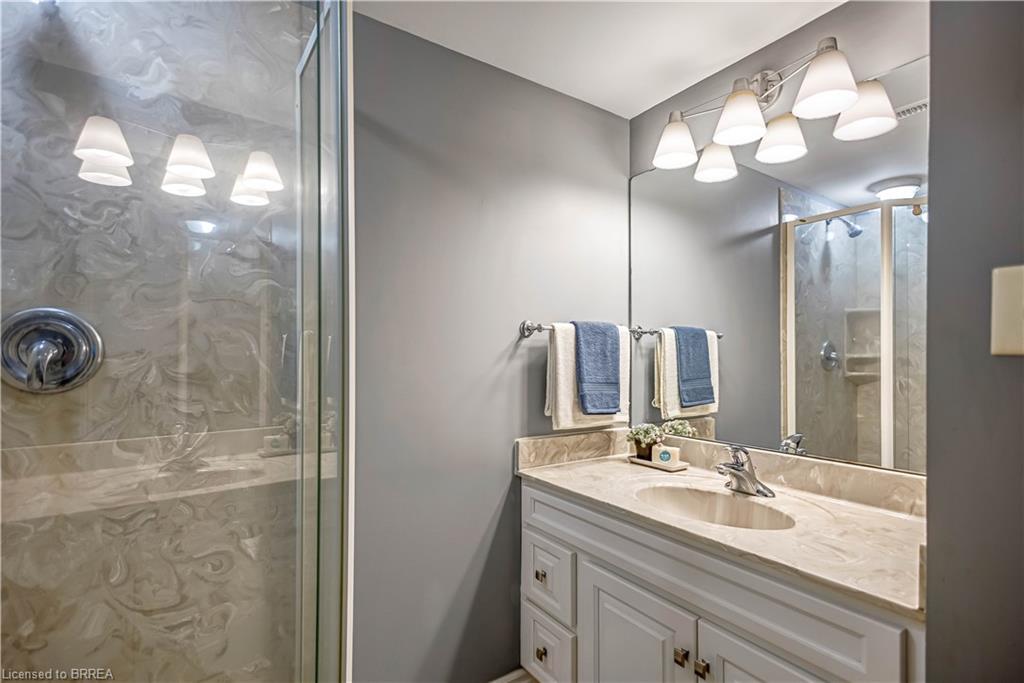 330 Thames Street S, Ingersoll, ON - Indoor Photo Showing Bathroom