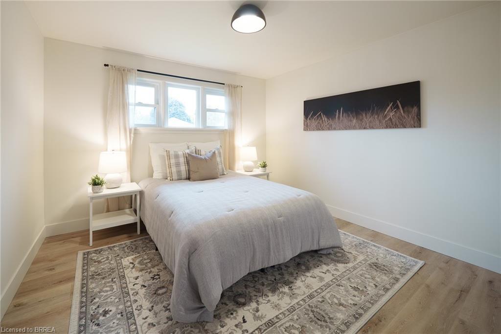 37 Rowanwood Avenue, Brantford, ON - Indoor Photo Showing Bedroom