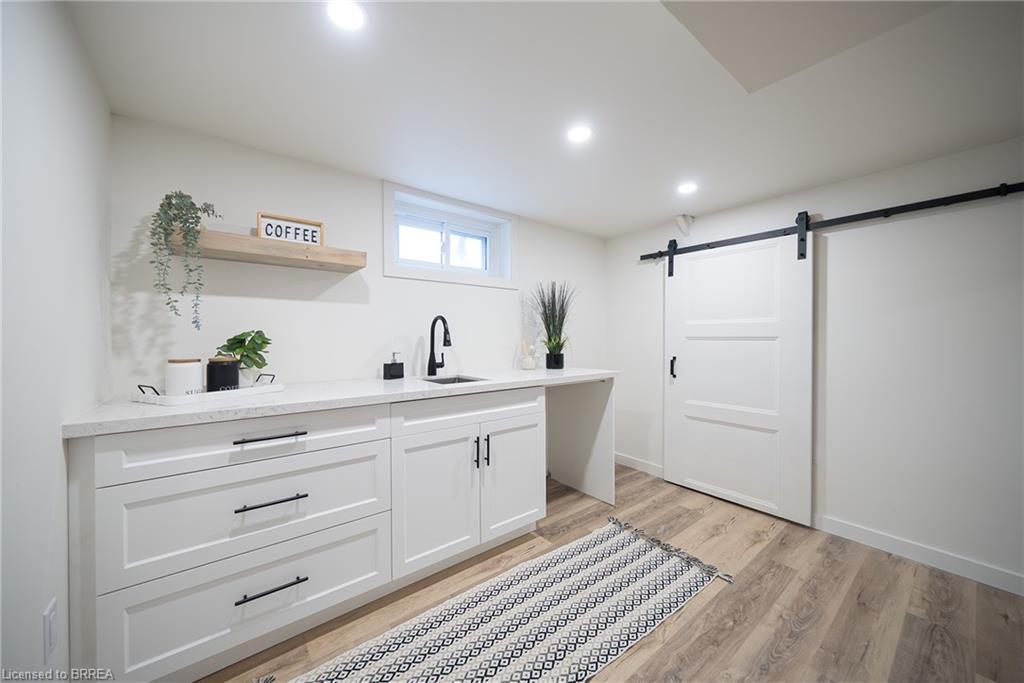 37 Rowanwood Avenue, Brantford, ON - Indoor