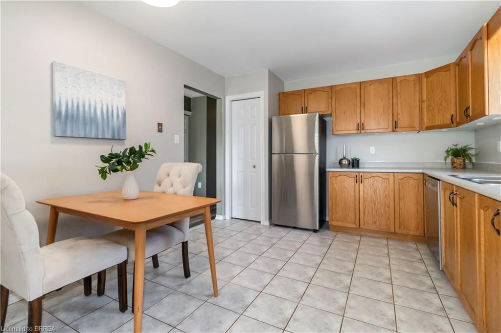 5 Cork Crescent, Brantford, ON - Indoor