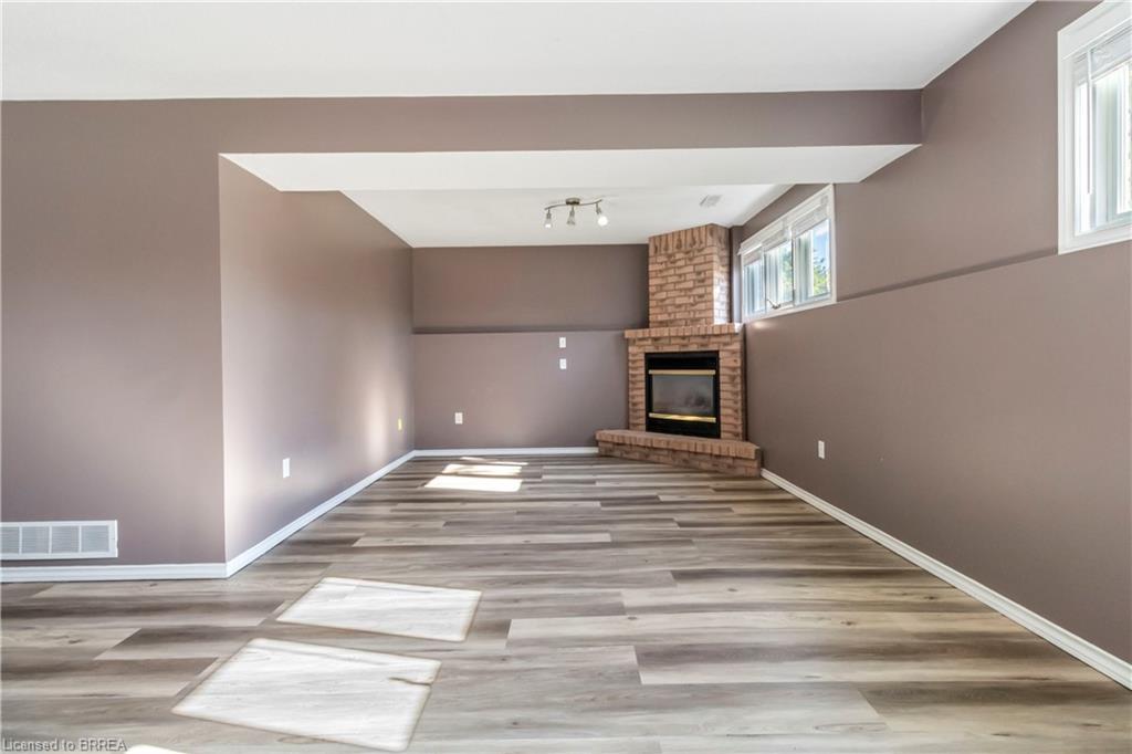 5 Cork Crescent, Brantford, ON - Indoor Photo Showing Other Room