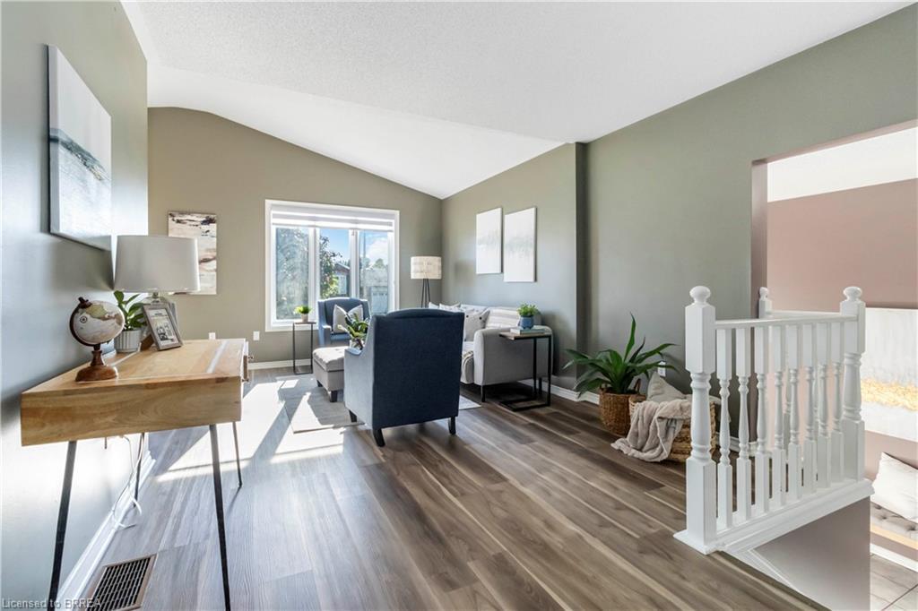 5 Cork Crescent, Brantford, ON - Indoor