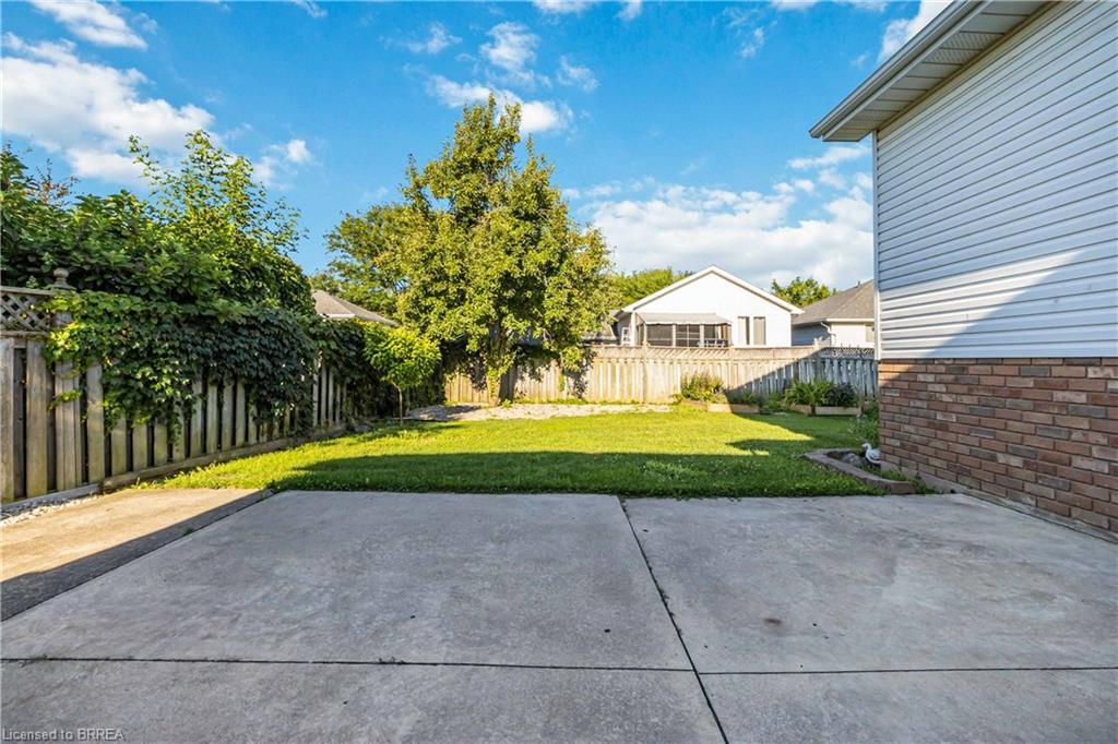 5 Cork Crescent, Brantford, ON - Outdoor