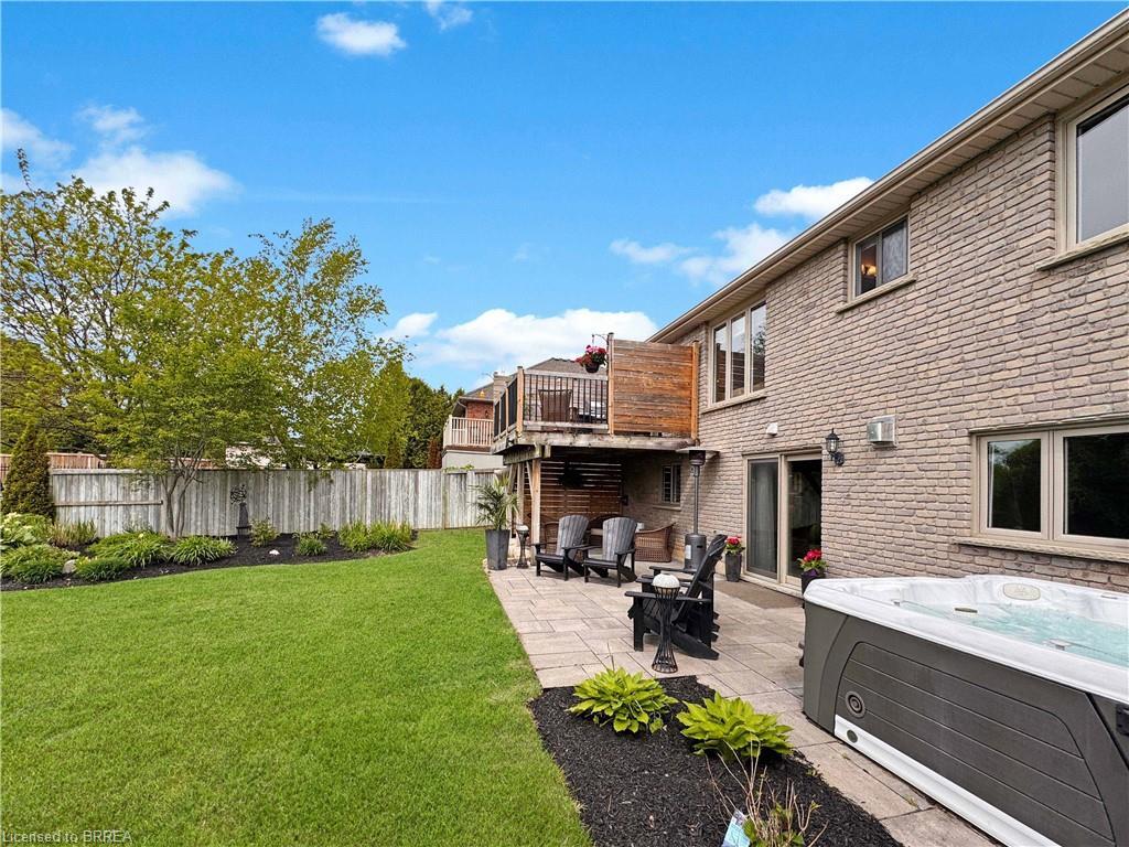 25 Bradbury Crescent, Paris, ON - Outdoor