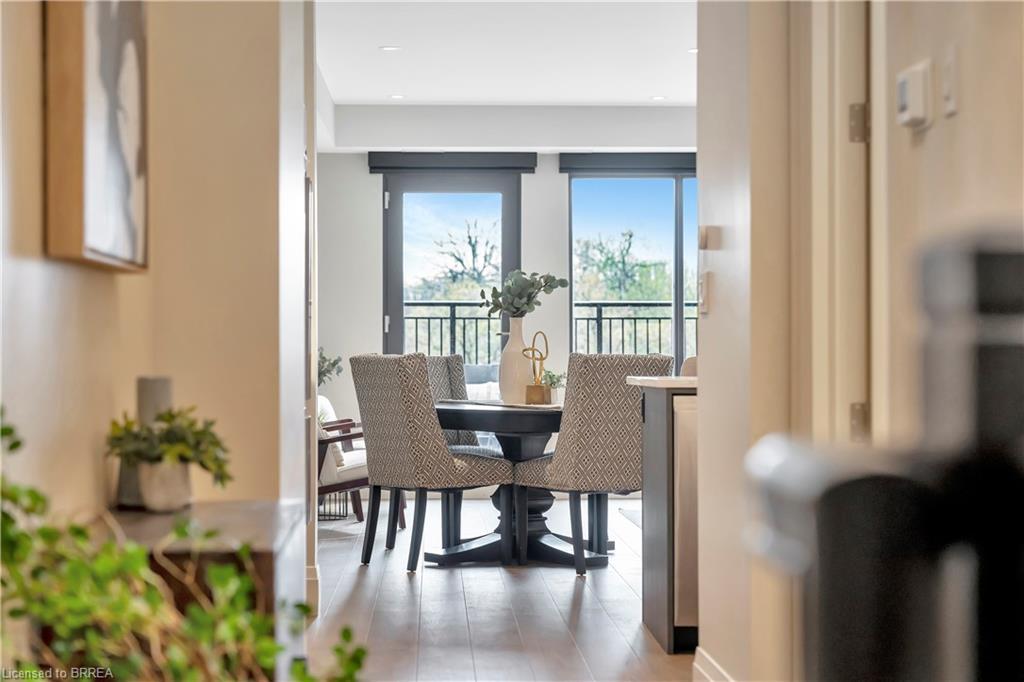 204-7 Grand River Street N, Paris, ON - Indoor Photo Showing Other Room