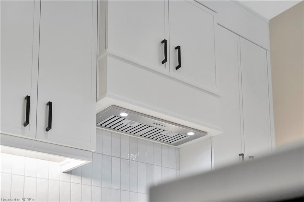 204-7 Grand River Street N, Paris, ON - Indoor Photo Showing Other Room