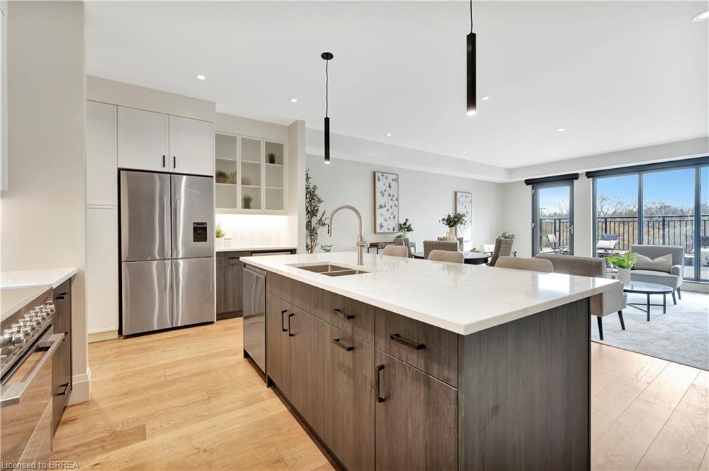 204-7 Grand River Street N, Paris, ON - Indoor Photo Showing Kitchen With Double Sink With Upgraded Kitchen