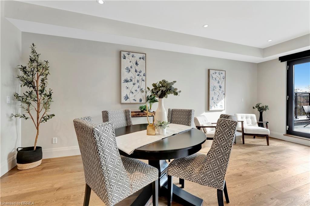 204-7 Grand River Street N, Paris, ON - Indoor Photo Showing Dining Room