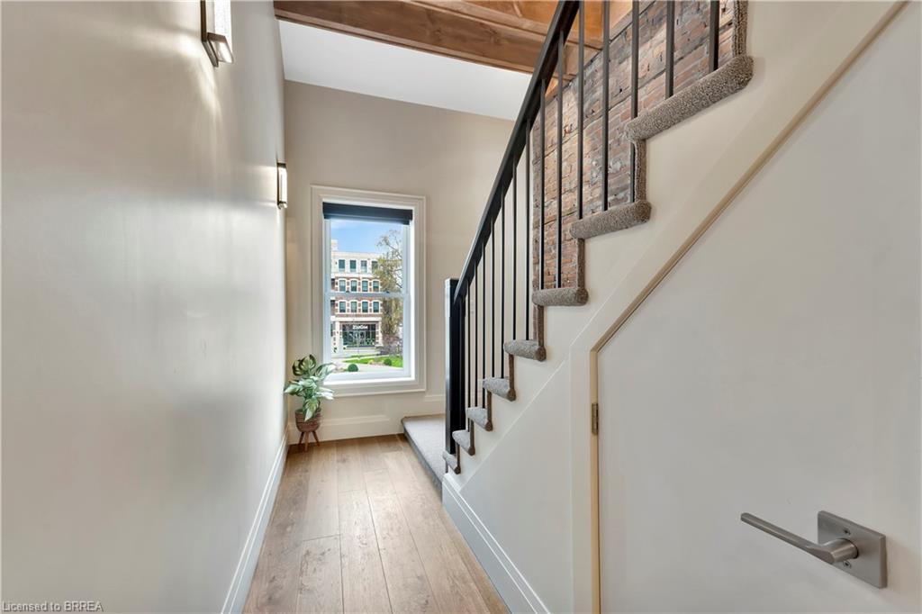 204-7 Grand River Street N, Paris, ON - Indoor Photo Showing Other Room