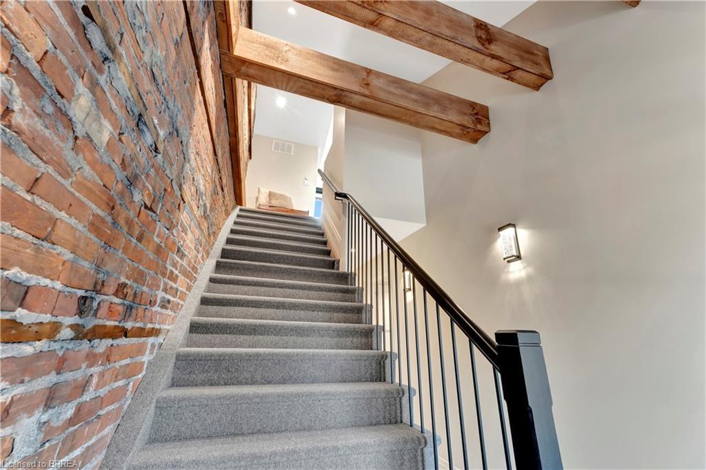 204-7 Grand River Street N, Paris, ON - Indoor Photo Showing Other Room