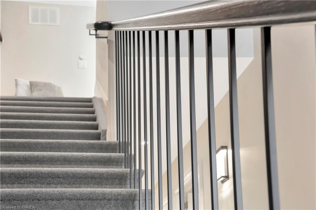 204-7 Grand River Street N, Paris, ON - Indoor Photo Showing Other Room