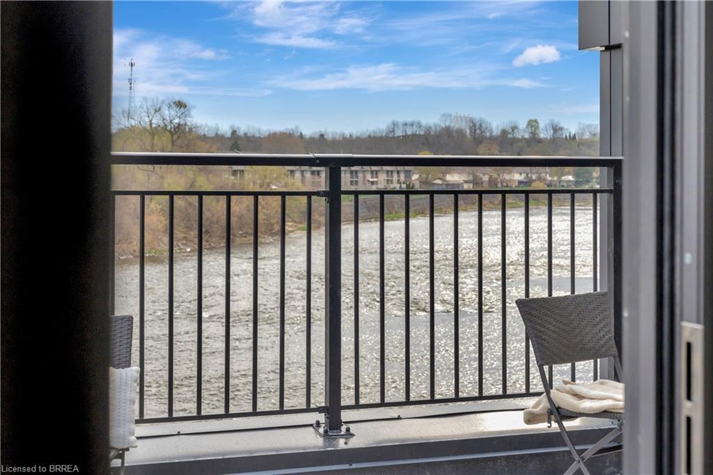 204-7 Grand River Street N, Paris, ON -