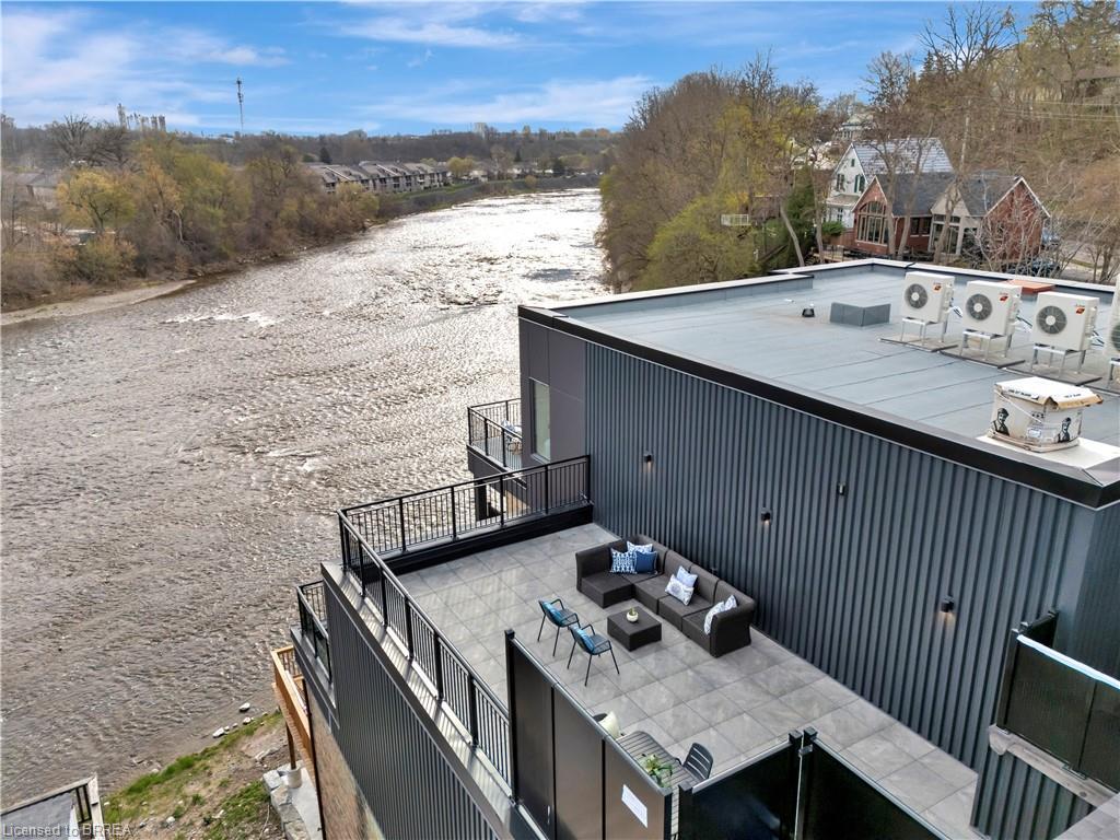 204-7 Grand River Street N, Paris, ON - Outdoor