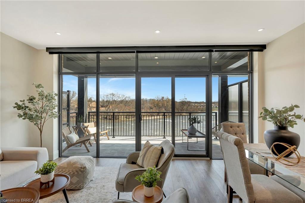 203-7 Grand River Street N, Paris, ON - Indoor