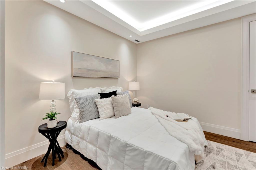 203-7 Grand River Street N, Paris, ON - Indoor Photo Showing Bedroom