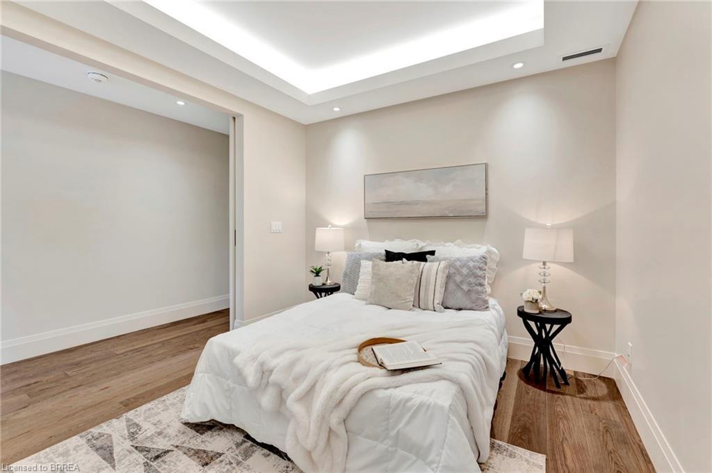 203-7 Grand River Street N, Paris, ON - Indoor Photo Showing Bedroom